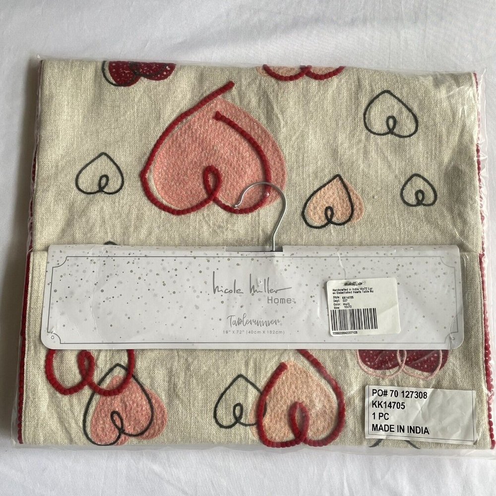 NEW Nicole Miller Lurex Embellished Hearts Table Runner 16”x72”